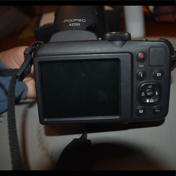 Digital Camera - Picture 8 of 8